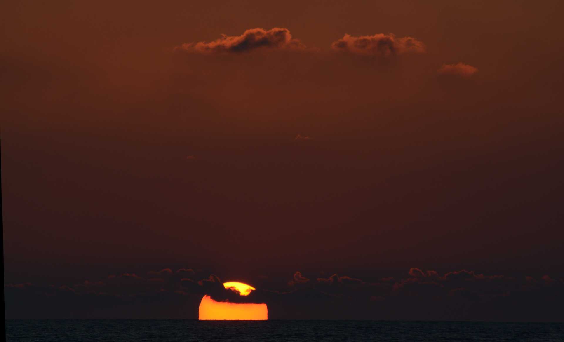 Perch ad Ostia si vede l''alba sul mare?